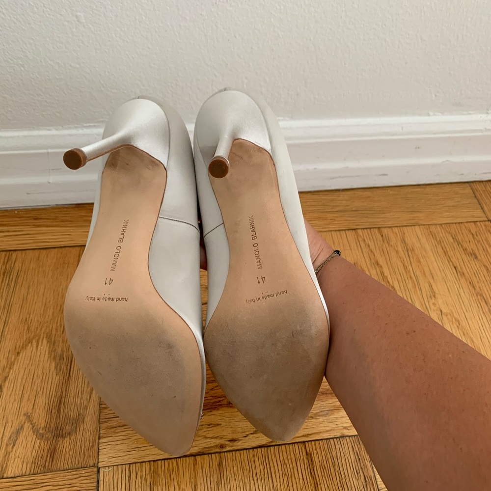 MANOLO BLAHNIK Hangisi 105 silver grey satin pump - Picture 11 of 14
